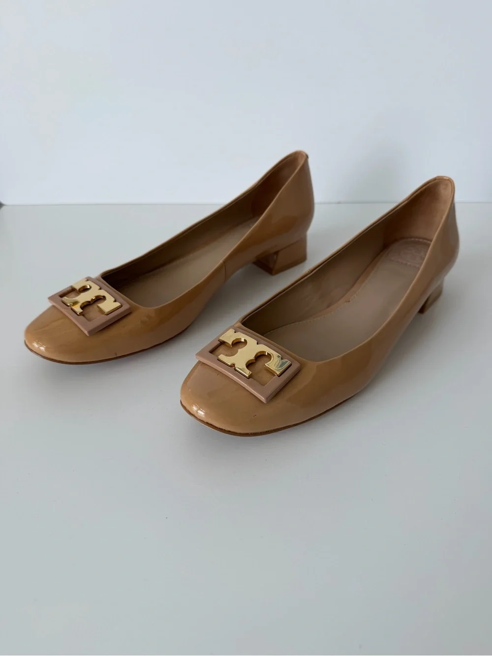 Tory Burch Gigi Tan/Nude Patent Leather Low Block Heel, Size 8
